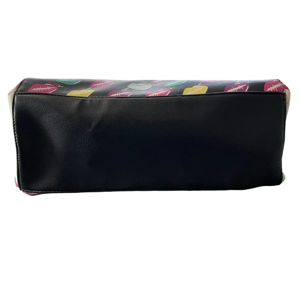 Betsey Johnson Luv Multicolor Bag Lips Kisses Crossbody Purse Cloud/Rainbow Tag - Picture 6 of 16